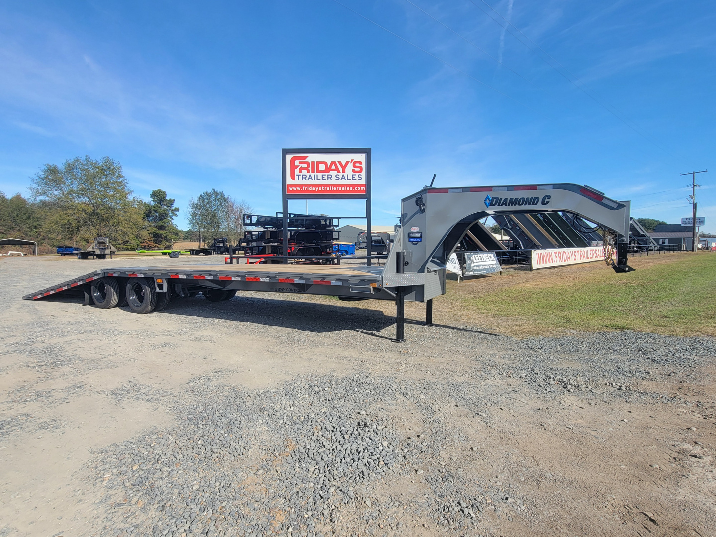 New 2026 Diamond C Trailers FMAX212 32' x 102" Hydraulic Dovetail Pacesetter Edition