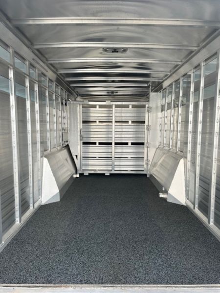 New 2025 Featherlite 8413 Living Quarter w/Stock Back