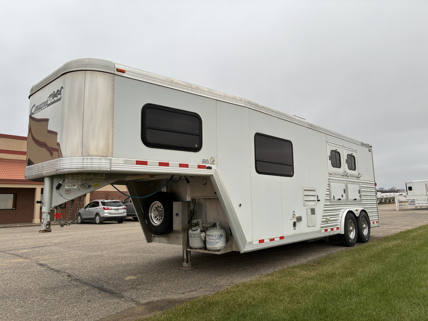 Used 2007 Cimarron 2H 11' LQ Horse Trailer