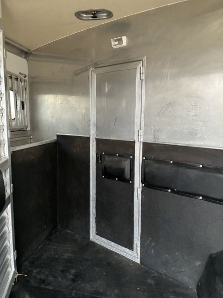 Used 2007 Cimarron 2H 11' LQ Horse Trailer