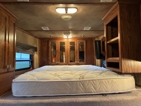 Used 2007 Cimarron 2H 11' LQ Horse Trailer