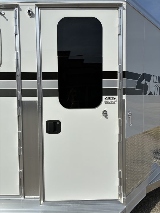 New 2027 4-Star 2H Straight Load Bumper Pull Horse Trailer