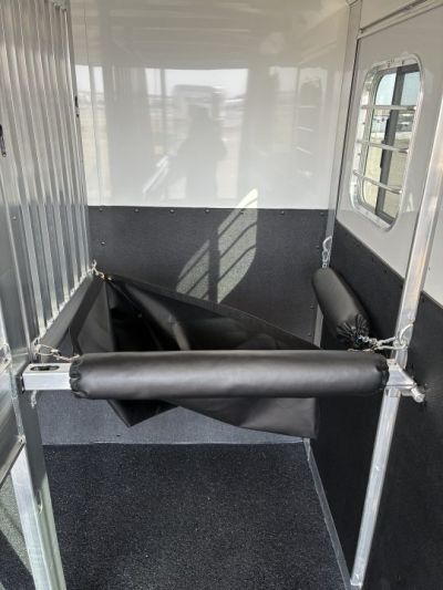 New 2027 4-Star 2H Straight Load Bumper Pull Horse Trailer