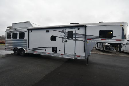 New 2026 Merhow Trailers Summit 8314 DA Horse Trailer