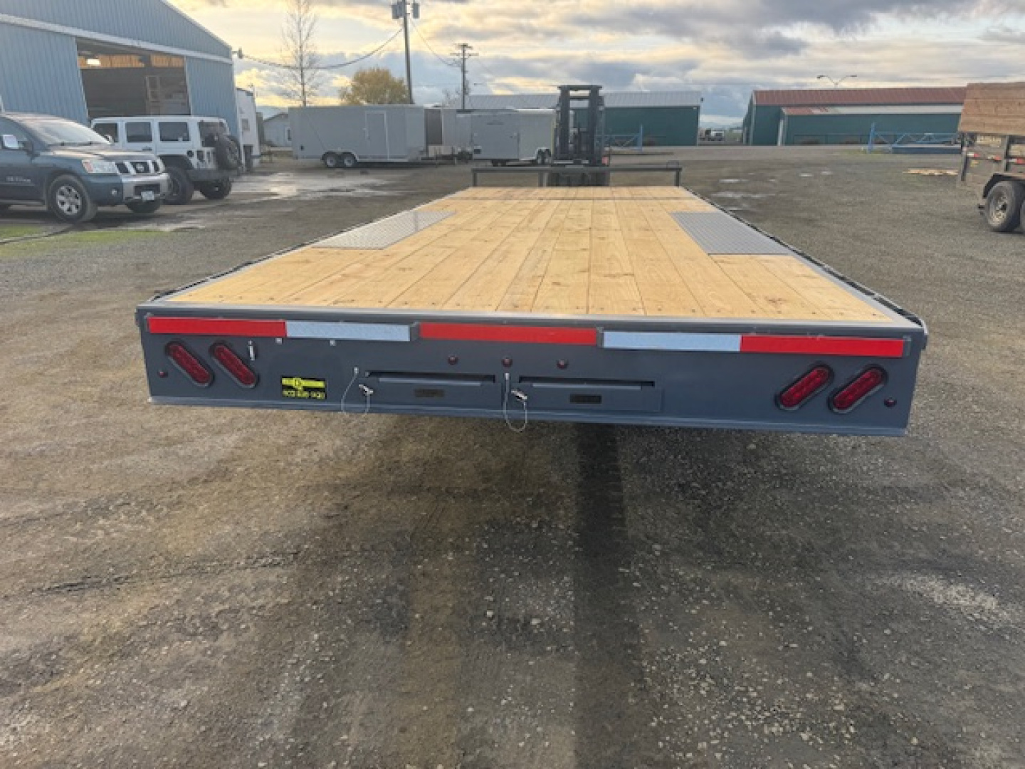 New 2026 LAMAR TRAILERS F8 102x22 14K Deckover Trailer