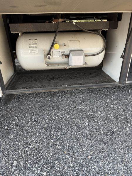 Used 2011 Showhauler 45’ Tandem Axle Motorcoach