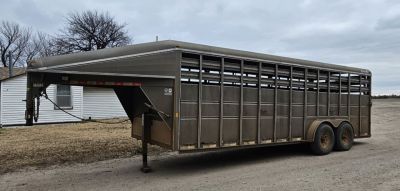 Used 2015 Delta Mfg 6'8  x 22' Stock Trailer