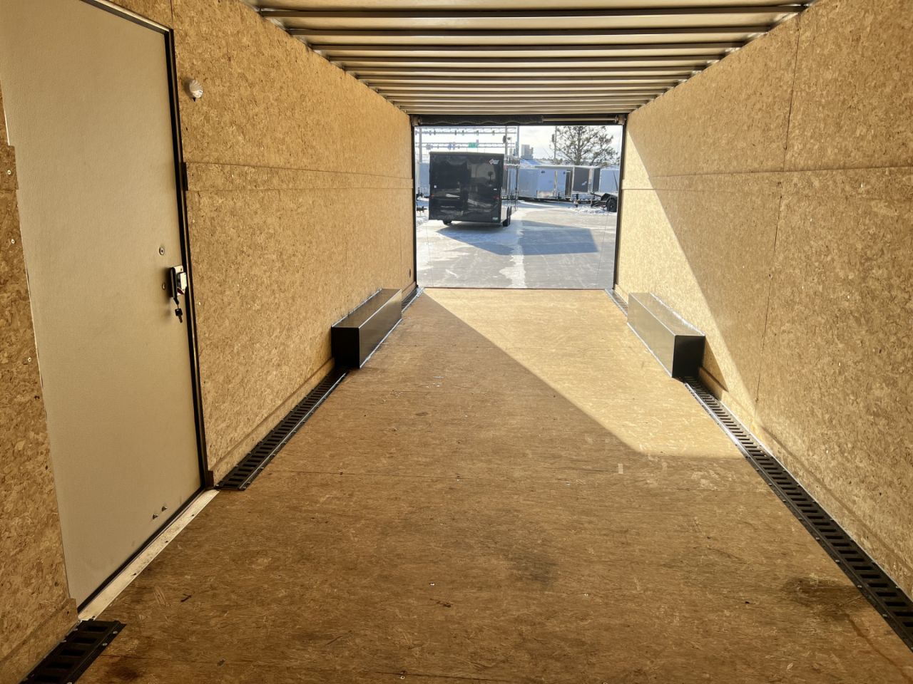 Used 2022 R&M Manufacturing 829 drive out Cargo / Enclosed Trailer