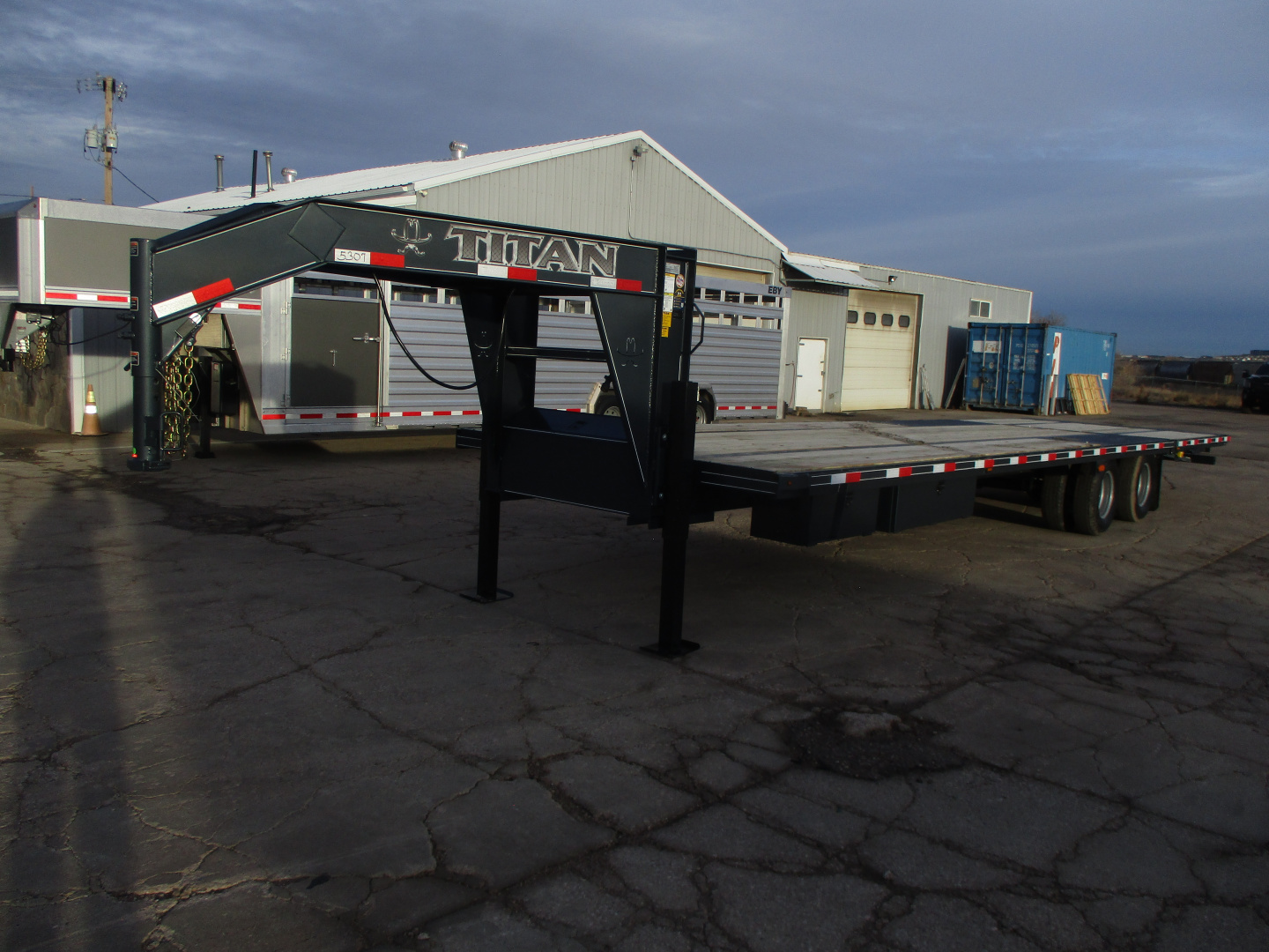New 2026 Titan Trailer Flatbed Flatbed Trailer 8'6 X 33