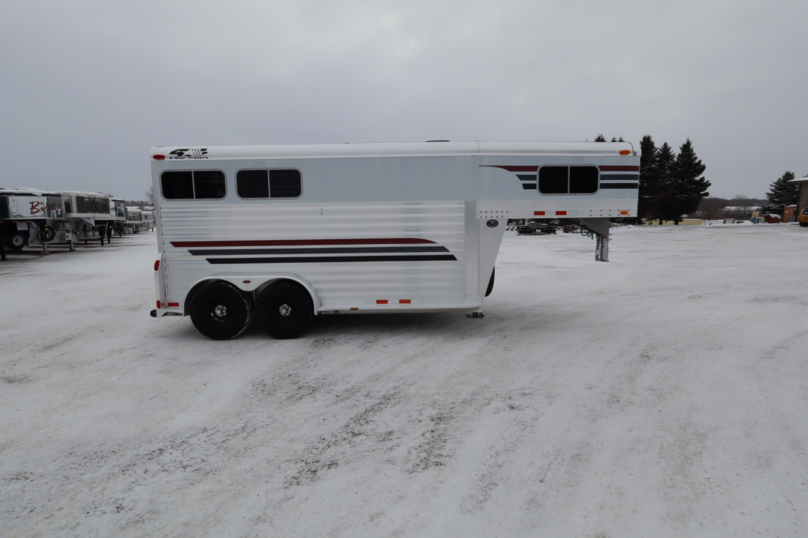 Used 2002 4-Star Trailers 2 Horse GN Trailer
