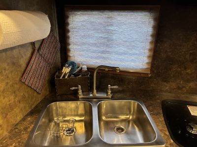 Used 2017 Lakota Charger 3H 11'LQ Horse Trailer