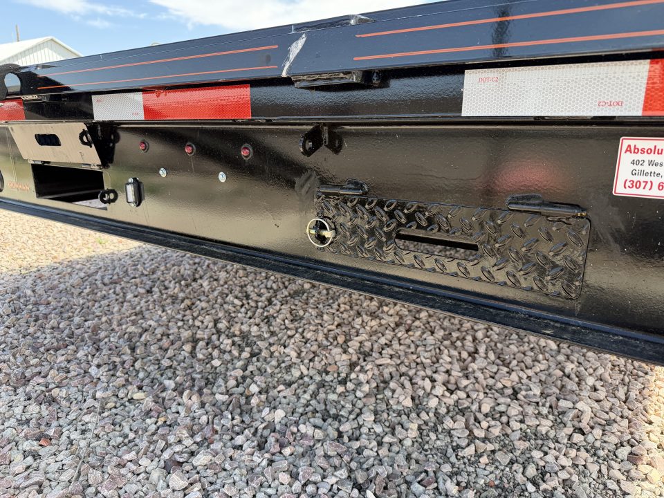 New 2026 Ironman Trailers 16DOGN30 Deckover Trailer
