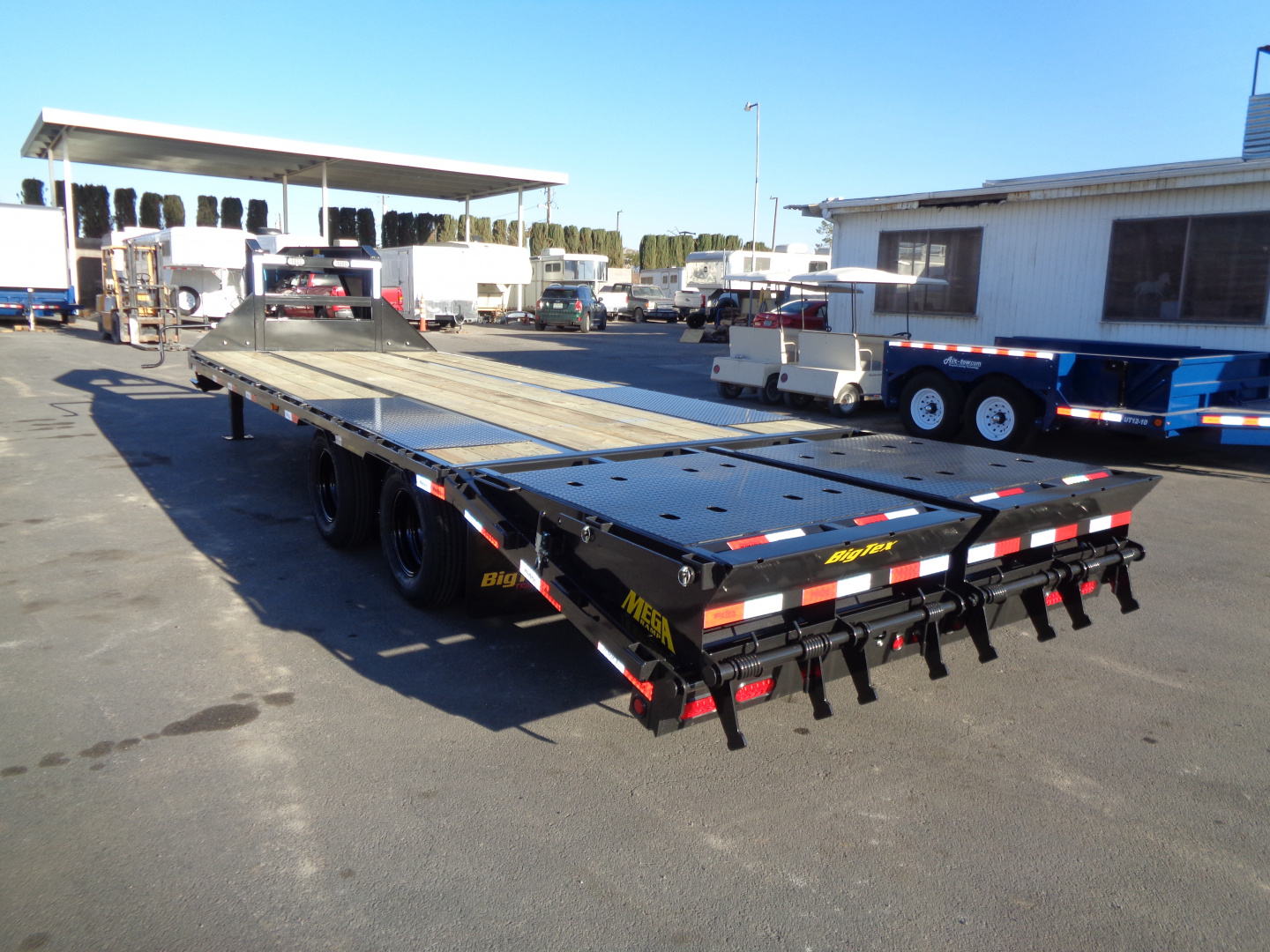 New 2027 Big Tex Trailer * 22GN-25D5A * 25ft Tandem Dual Wheel Gooseneck Trailer W/ Mega Ramps