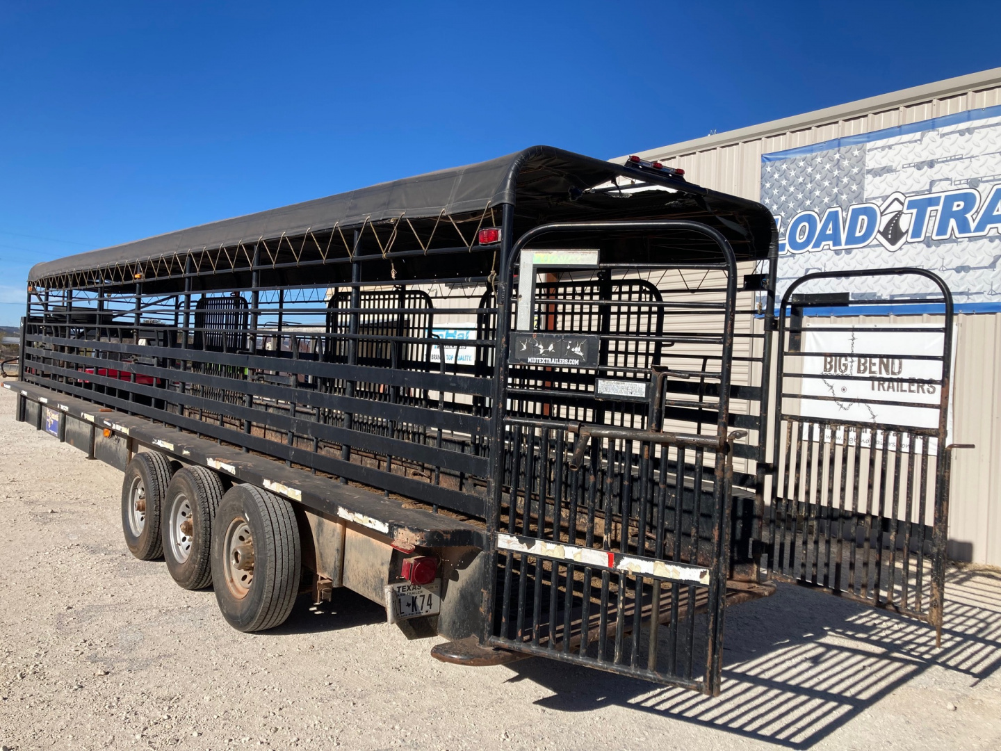 2003 21K Horse Livestock Trailer photo 5