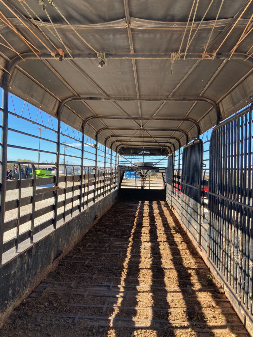 2003 21K Horse Livestock Trailer photo 7