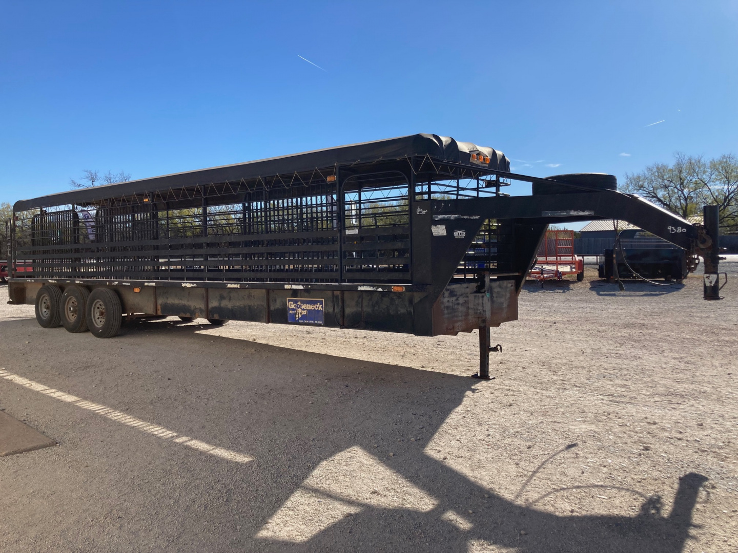 2003 21K Horse Livestock Trailer photo 2