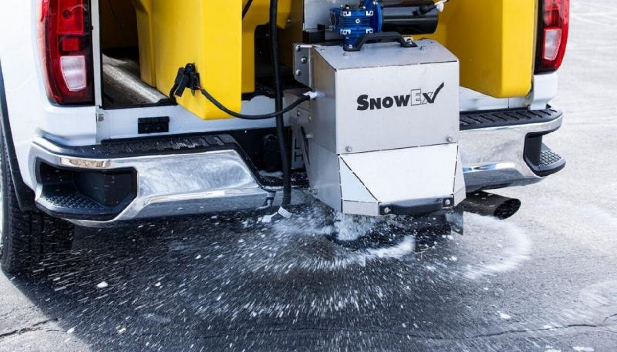 New SnowEx 1.5CY Renegade Helixx P150A Poly Hopper Salt Spreader **w/Lid, Inverted V, & Helixx Auger**Includes Installation