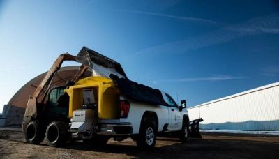 New SnowEx 1.5CY Renegade Helixx P150A Poly Hopper Salt Spreader **w/Lid, Inverted V, & Helixx Auger**Includes Installation