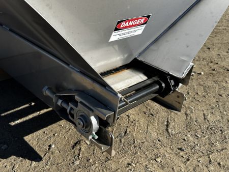 New 2026 DownEaster DownEaster 10' 6yrds Honda Salt Spreader