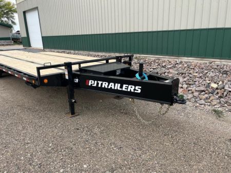 New 2026 28' 20k PJ Low Pro Pintle Flatbed Trailer