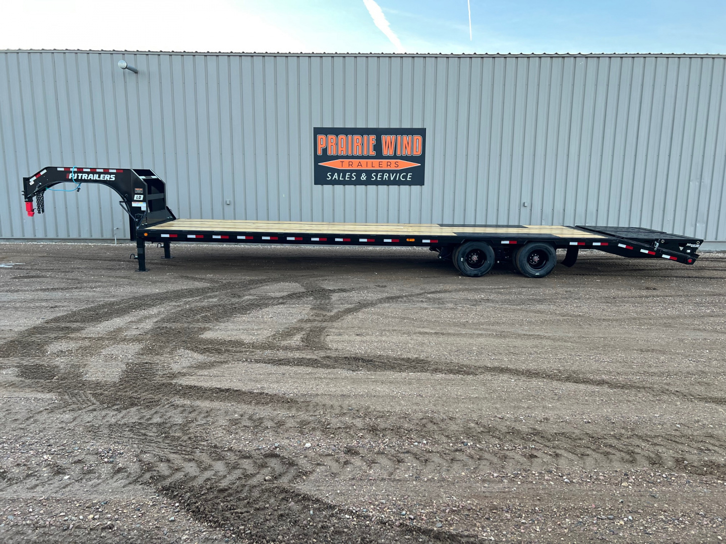 New 2026 PJ Trailers 36 Tandem Dual Gooseneck Flatbed Trailer