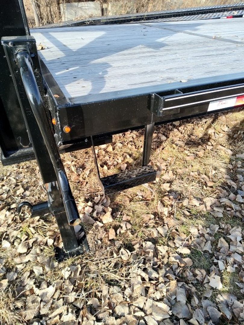 New 2024 Delta Mfg 25+5 Gooseneck Deckover Trailer