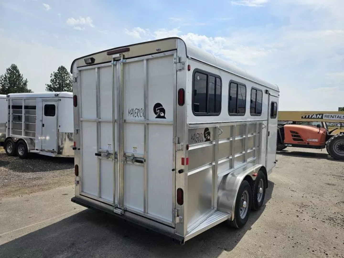 New 2026 Maverick 3 Horse Lite Deluxe Aluminum Horse Trailer