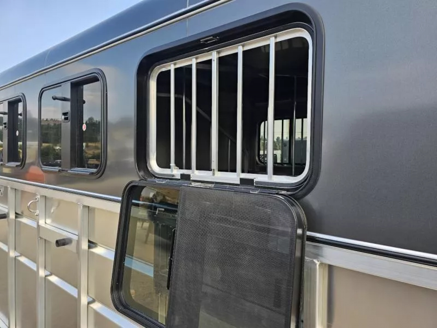 New 2026 Maverick 3 Horse Lite Deluxe Aluminum Horse Trailer