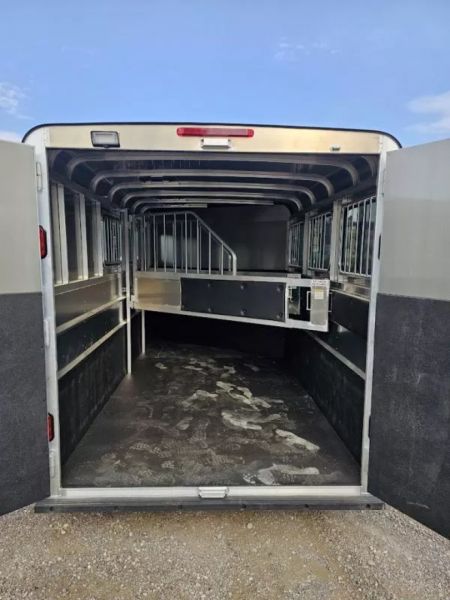 New 2026 Maverick 3 Horse Lite Deluxe Aluminum Horse Trailer