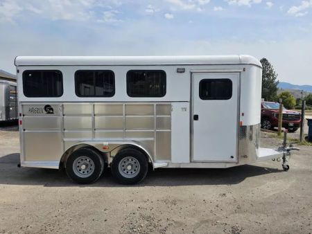 New 2026 Maverick 3 Horse Lite Deluxe Aluminum Horse Trailer