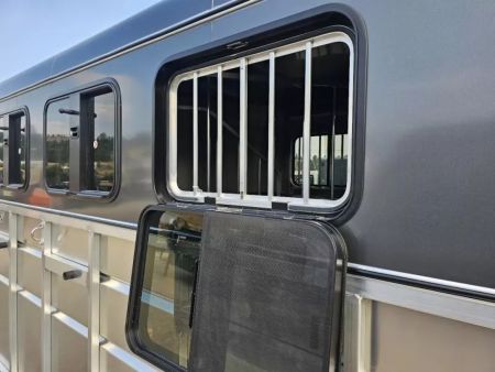 New 2026 Maverick 3 Horse Lite Deluxe Aluminum Horse Trailer