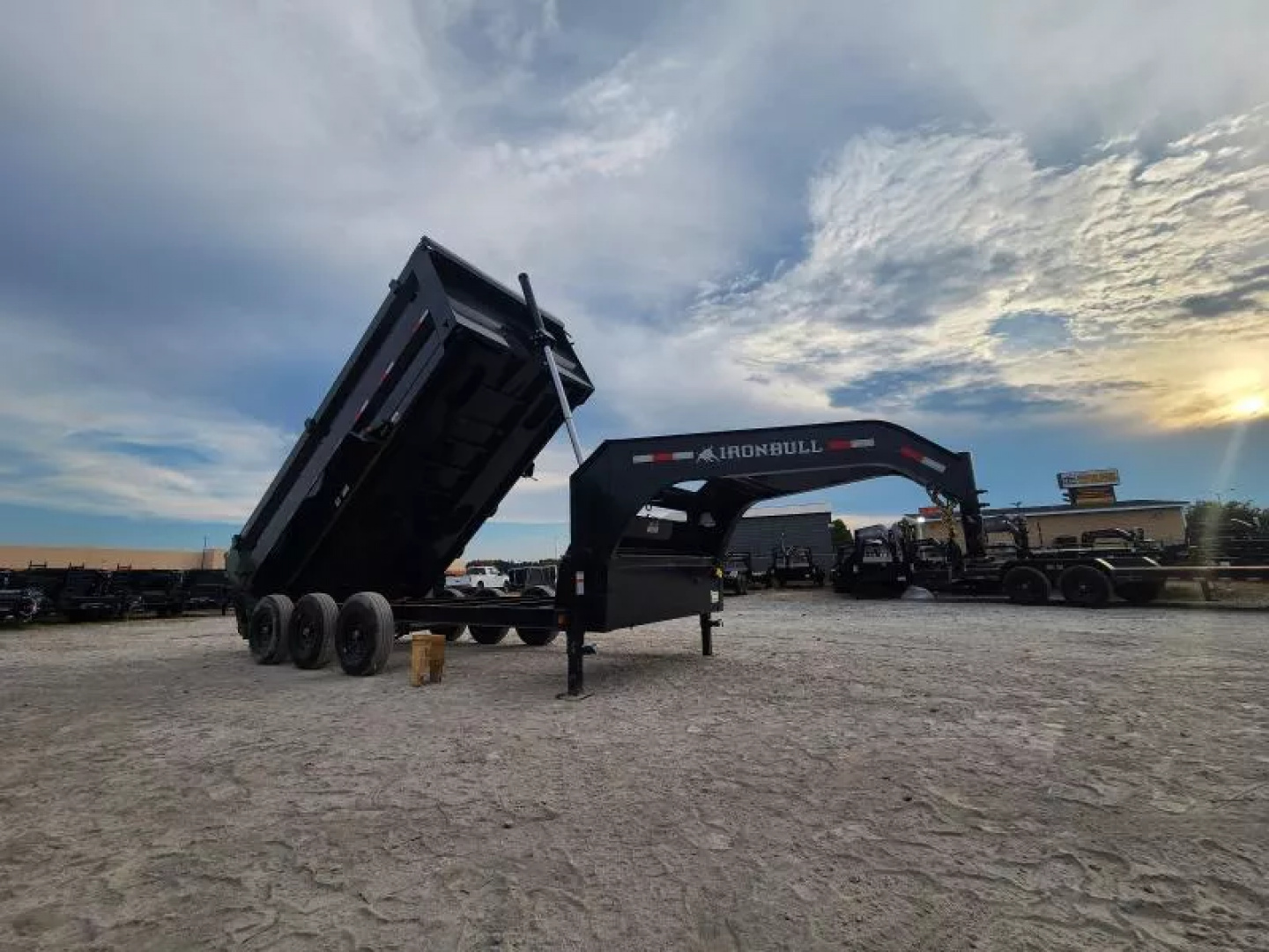 New 2026 Iron Bull Goose Neck Dump Trailer 83x16 & 4' Sides With (3) 7k Axles 21k Gvwr Telescopic 7 Ga Floor