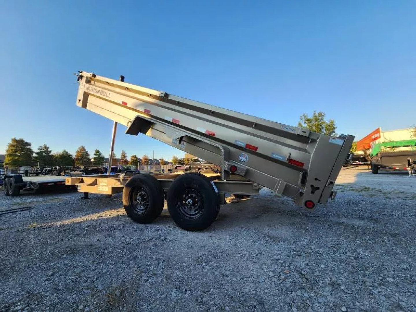 New 2026 Iron Bull 83x16' True 24" Sides Telescopic Sand Storm 7 Ga Floor Spreader Gate 14999# Gvwr Dump Trailer