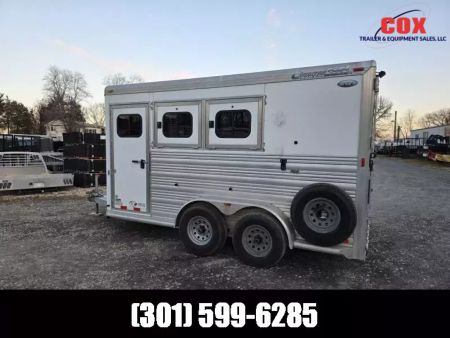 Used 2010 Cimarron Trailers 3h bp norstar Horse Trailer