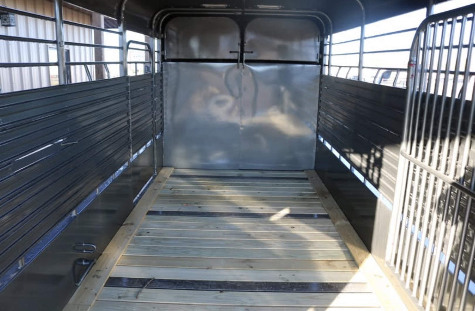 New 2025 Gooseneck Trailer MFG 20"X6'8" STOCK COMBO Stock / Stock Combo Trailer
