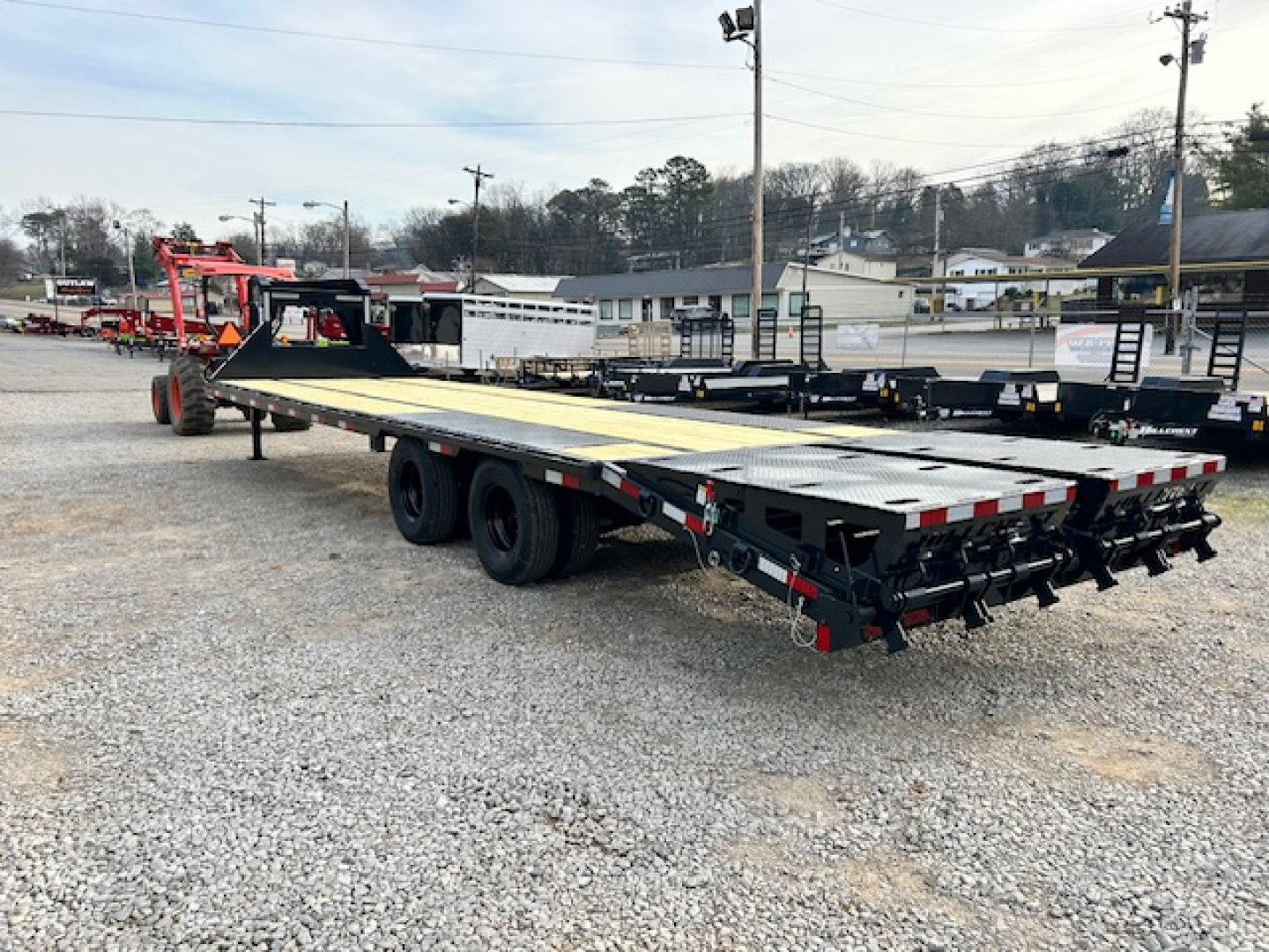 New 2026 Hillcrest Gooseneck 25+5 22.9k W/ Max Ramps