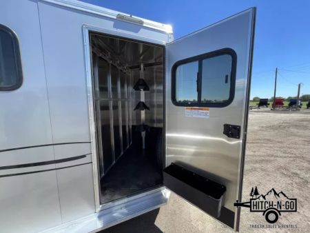New 2025 Frontier Strider Series 3 Horse Slant Horse Trailer