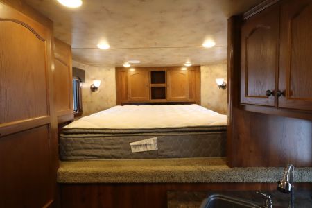 Used 2015 Lakota 3 HR LQ Horse Trailer