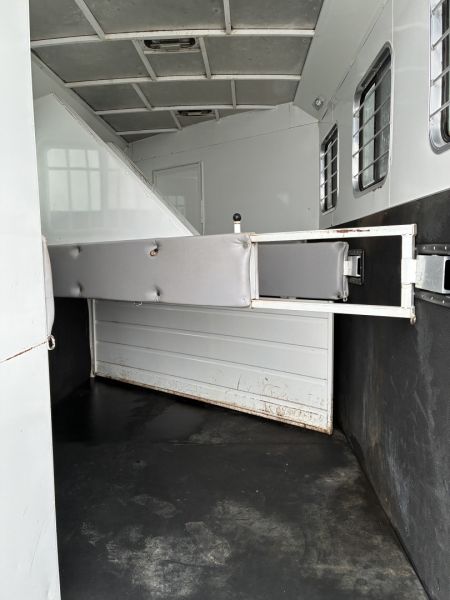 Used 2007 Bison Trailers 3 Horse 8'6" Living Quarter Horse Trailer