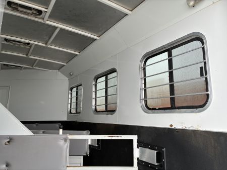 Used 2007 Bison Trailers 3 Horse 8'6" Living Quarter Horse Trailer