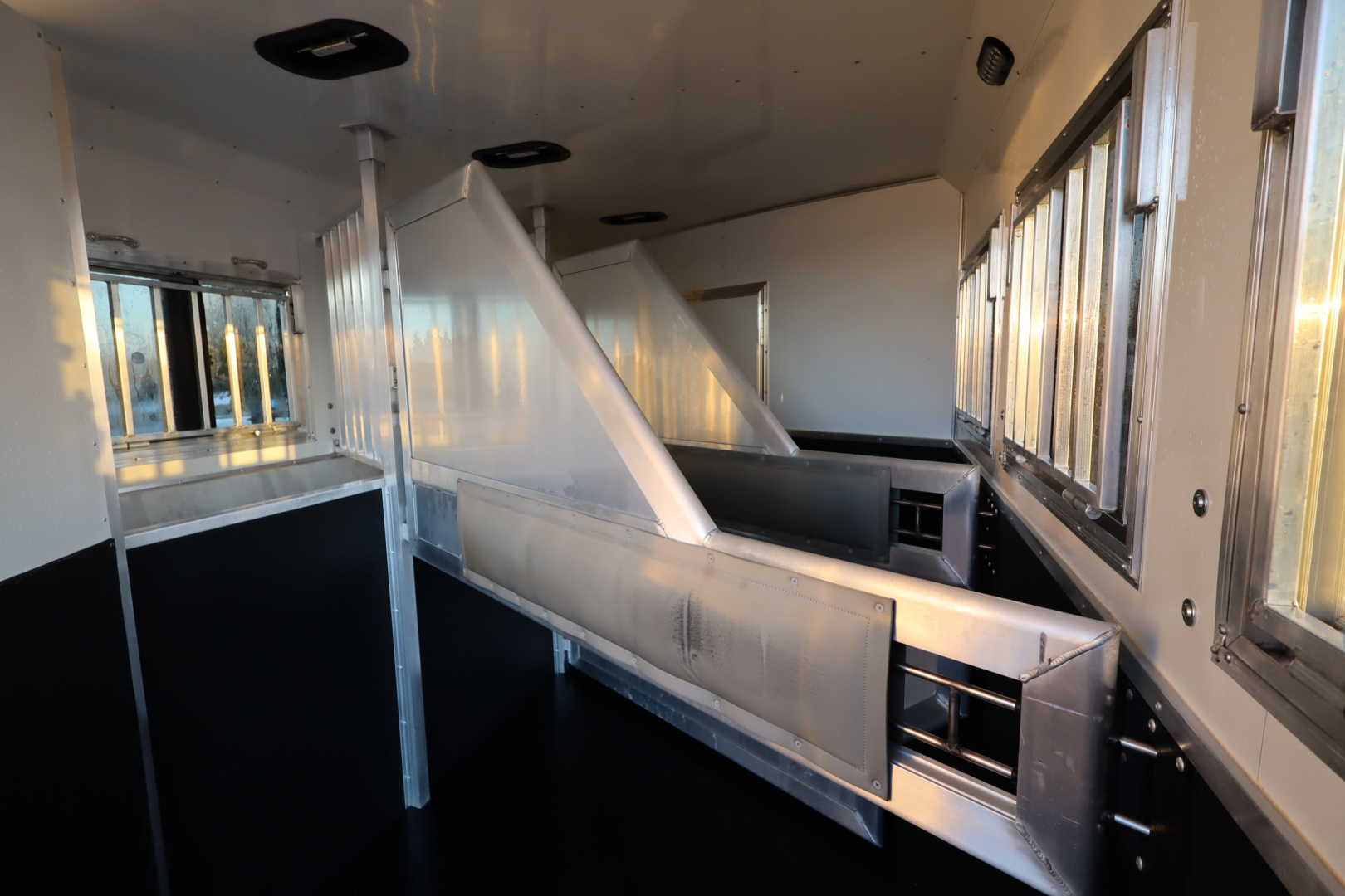 Used 2019 SMC 3 Horse LQ Horse Trailer