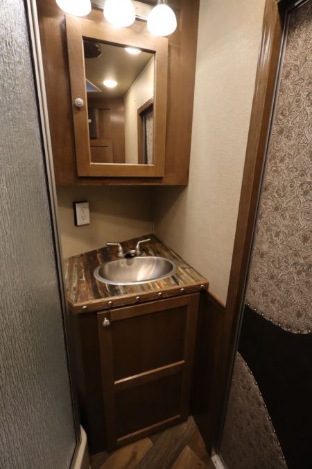 Used 2019 SMC 3 Horse LQ Horse Trailer