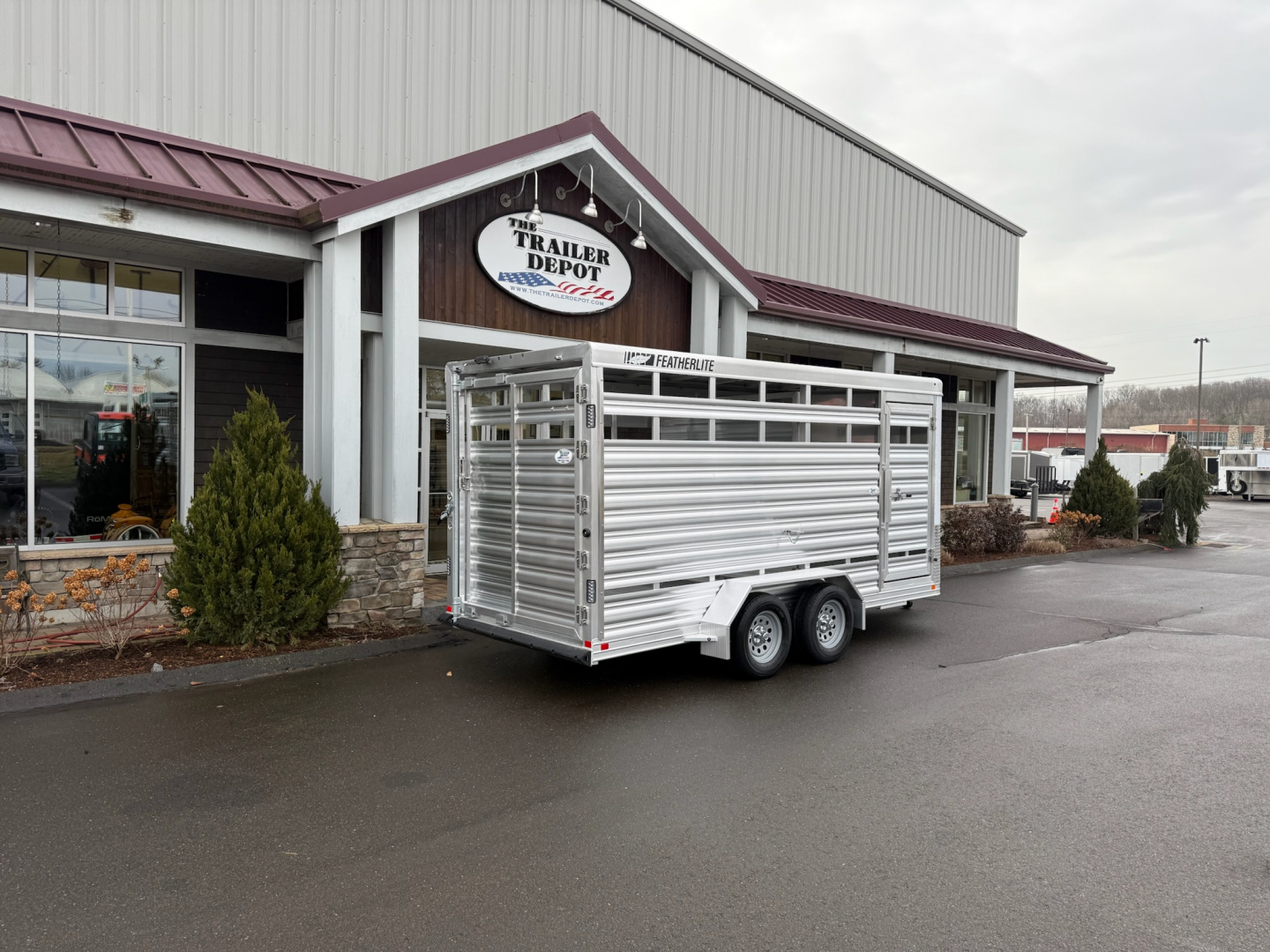 New FEATHERLITE 6’7″ X 16′ LIVESTOCK BUMPER PULL TRAILER
