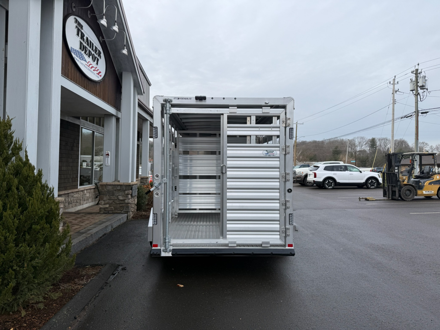 New FEATHERLITE 6’7″ X 16′ LIVESTOCK BUMPER PULL TRAILER