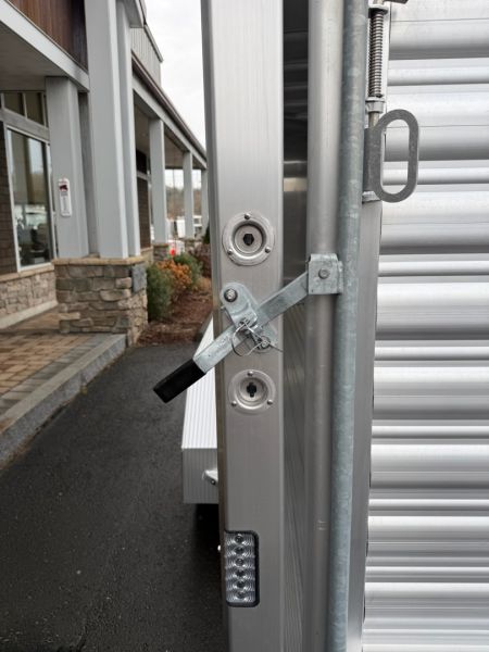 New FEATHERLITE 6’7″ X 16′ LIVESTOCK BUMPER PULL TRAILER