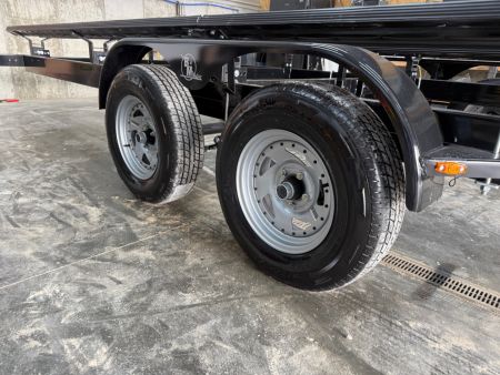 New 2027 Haul-Rite Trailers FS28 Super-HD Tritoon Pontoon Boat