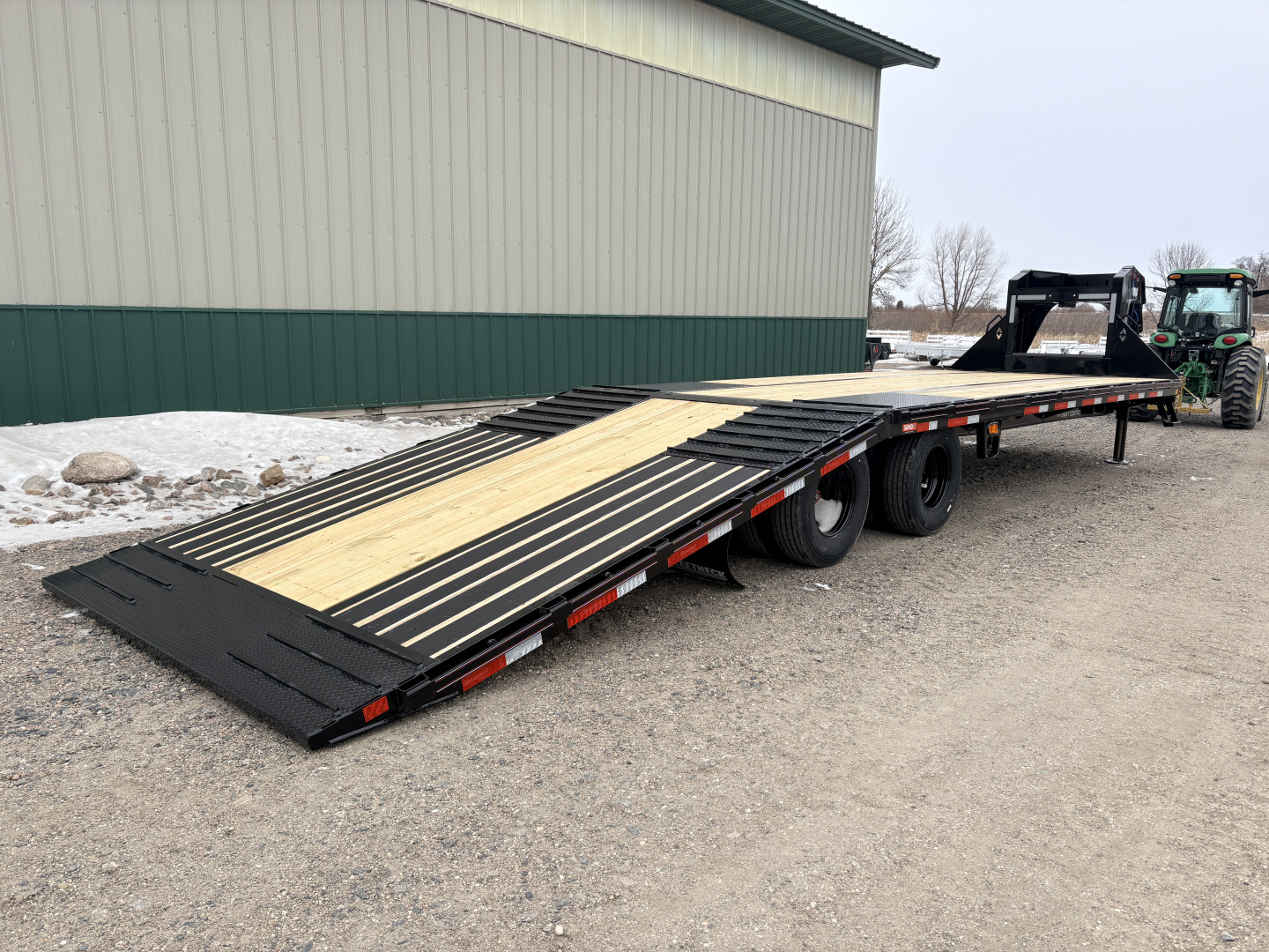 New 2026 32' Diamond C FMAX210 Hyd Dove Gooseneck Trailer
