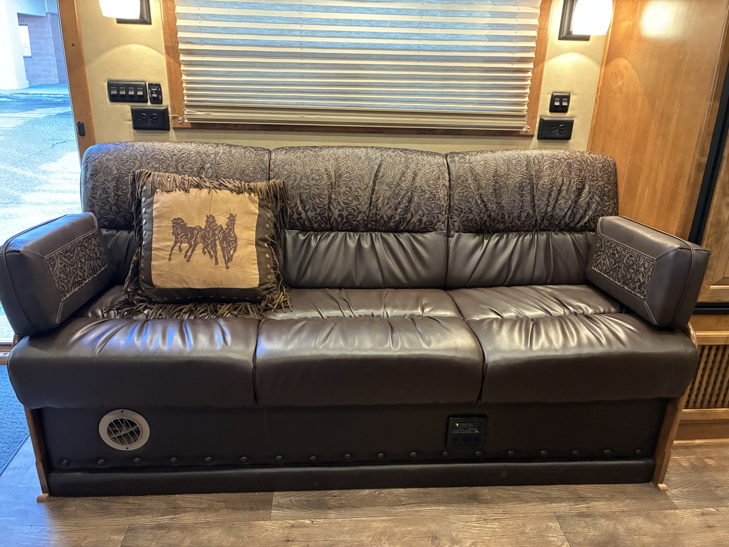 Used 2020 4-Star 3 Horse 15' Living Quarter Horse Trailer