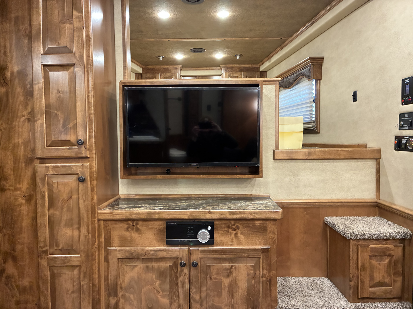 Used 2020 4-Star 3 Horse 15' Living Quarter Horse Trailer