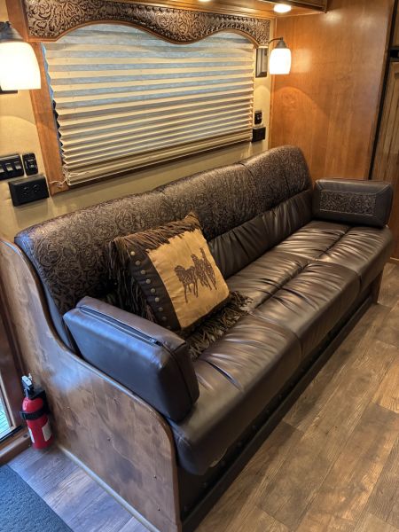 Used 2020 4-Star 3 Horse 15' Living Quarter Horse Trailer